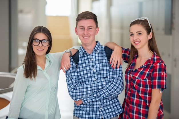 Les étudiants à l&#39;université traînent