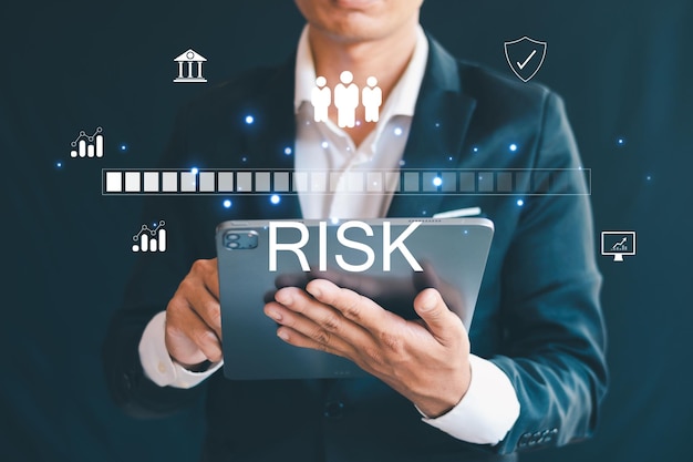 Évaluation et gestion des risques femme d'affaires expérience faible niveau de gestion des risques analyse de mesure technologie finance d'entreprise santé ressources humaines assurances