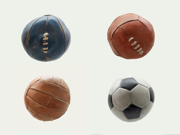 Photo evolution du ballon de football en fond blanc