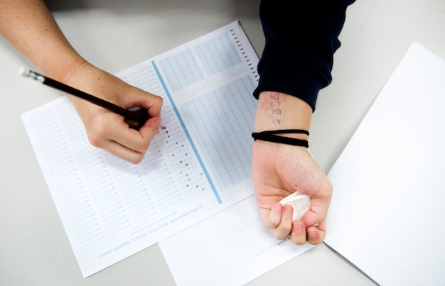 Examen de triche étudiant pour le test