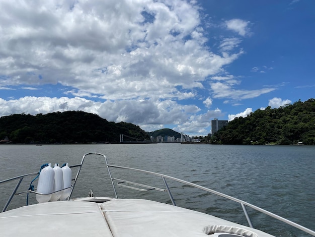 Excursion en bateau le long des côtes de Santos et Sao Vicente Sao Paulo Brésil