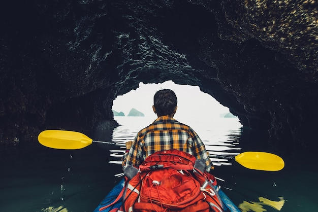 Excursion en kayak de voyage