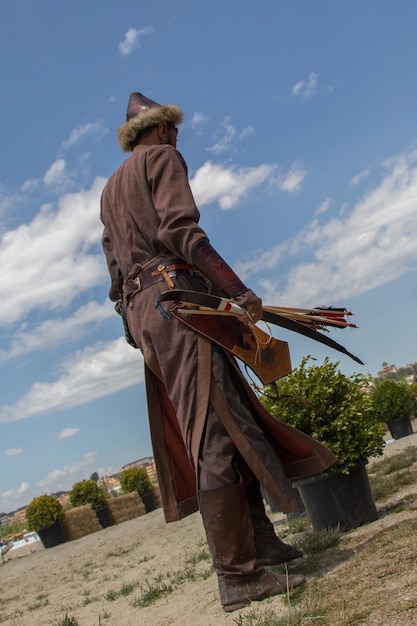 Photo exemples de vêtements ethniques de cavalier turc