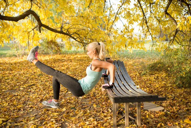 Exercice blond chaud