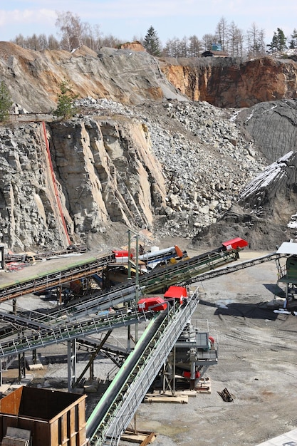 Exploitation minière dans la carrière