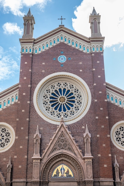 Extérieur avant de l'église catholique Saint Antoine, rue Istiklal, Istanbul, Turquie