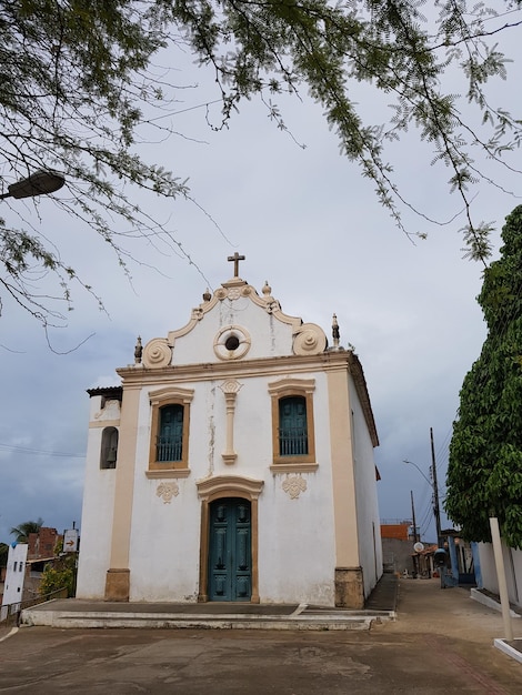 Photo l'extérieur d'une église contre le ciel