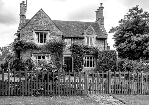 Photo extérieur de la maison par bâtiment contre le ciel