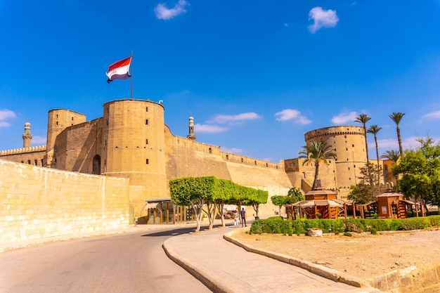 L'extérieur de la mosquée d'albâtre et mur dans la ville du Caire, la capitale de l'Afrique de l'Egypte