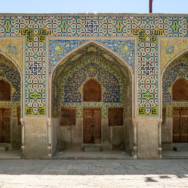 L'extérieur de la mosquée du shah