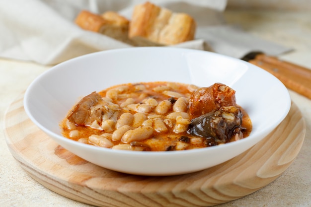 Fabada Asturiana, haricots cuits.