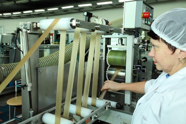 Fabrication d'une carapace naturelle pour saucisse Coquille de collagène pour saucisses Film pour saucisses