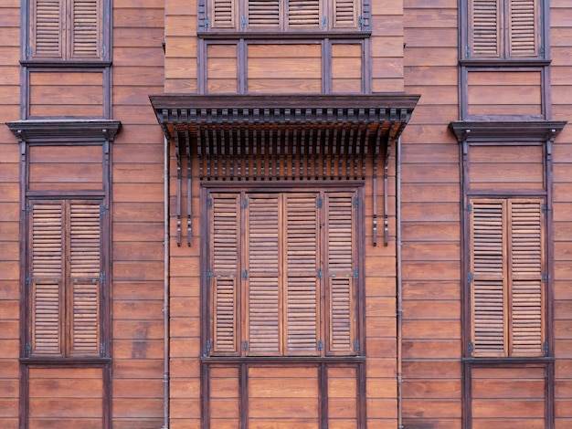 Façade de bâtiment en bois