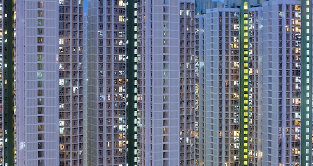 Façade de bâtiment la nuit