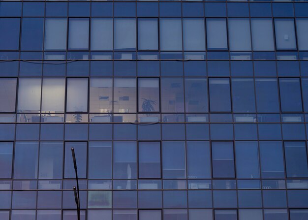 Façade de bâtiment en verre