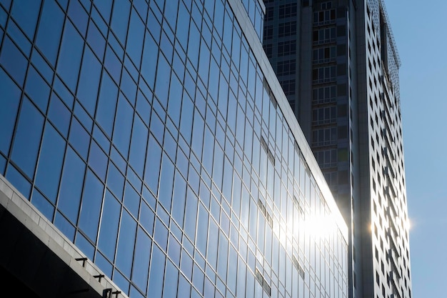 Façade de bâtiment en verre