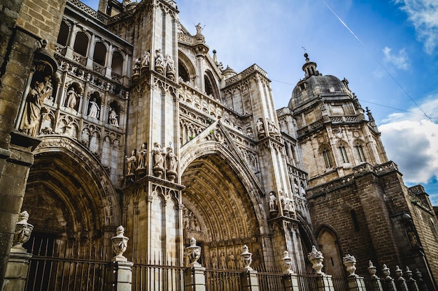 Façade de la cathédrale, Tourisme, Tolède, ville la plus célèbre d'Espagne