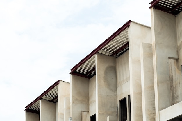 Façade du bâtiment en construction