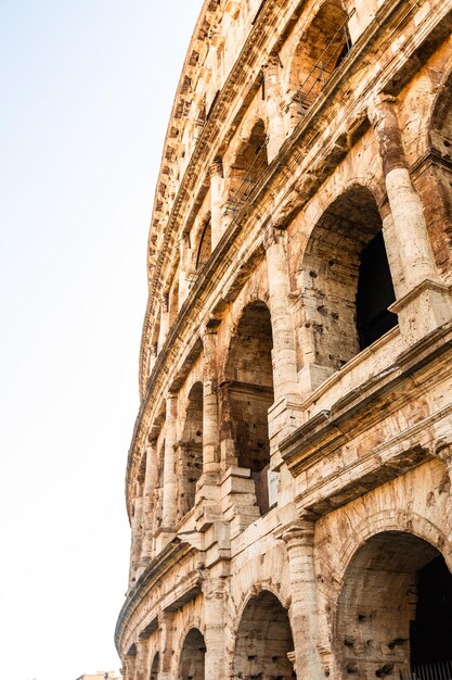 Façade du Colisée de Rome, Italie.