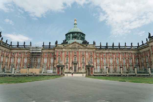 Façade du nouveau palais (Neues Palais) à Potsdam, Allemagne. photo de haute qualité