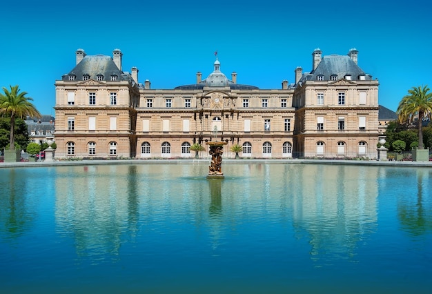 Photo façade du palais du luxembourg à paris, france