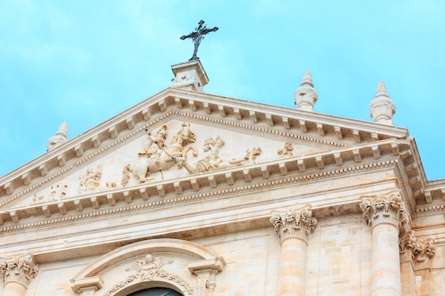 Façade de l'église de Locorotondo Italie