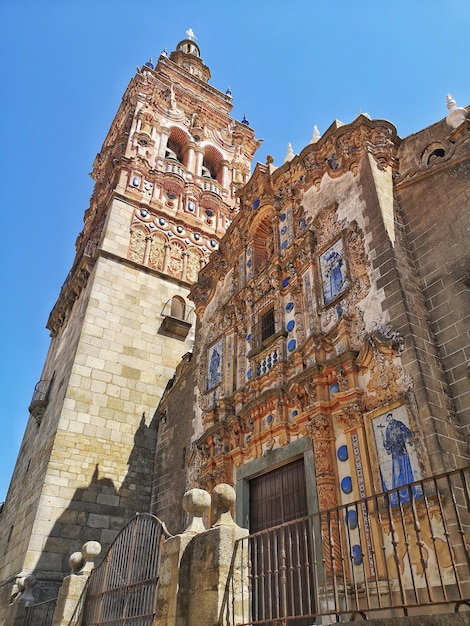 Façade de l'église de San Bartolome à Jerez de los Caballeros