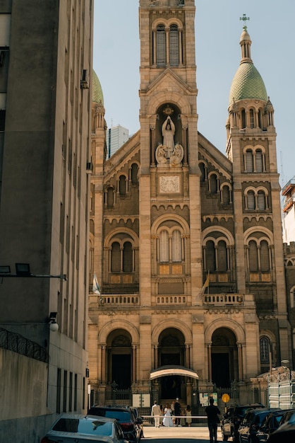 Façade de l'église Santisimo Sacramento à Buenos Aires en Argentine le 2 mars 2024