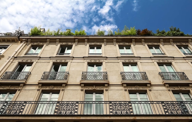 La façade de l'immeuble parisien France