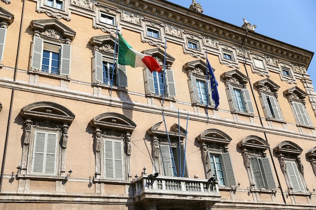 Façade d'un immeuble à Rome Italie