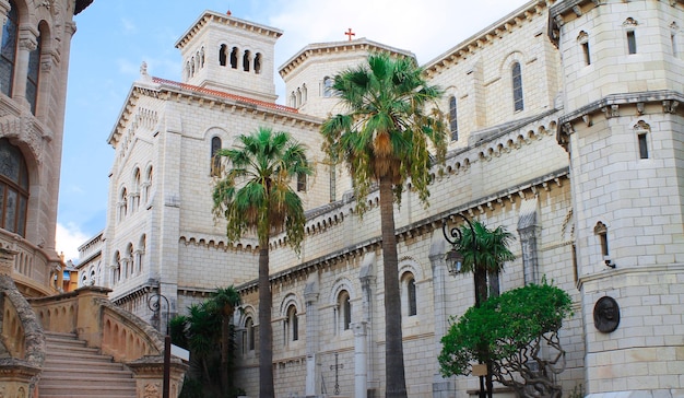 Façade latérale de la cathédrale Saint-Nicolas, Monaco