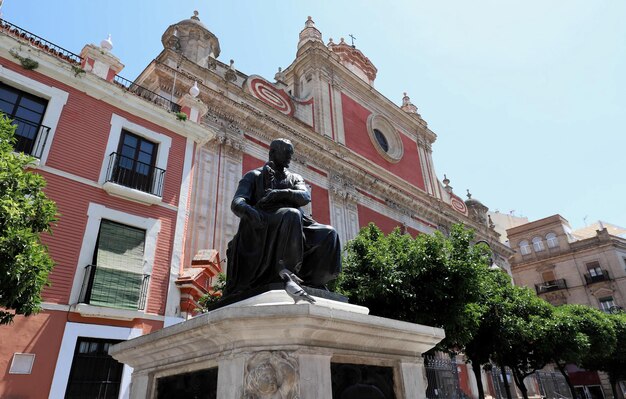 Façade rouge de l'Église du Sauveur 16741712 à Plaza del Salvador Séville Espagne Architectes Esteban Garcia et Leonardo de Figueroa