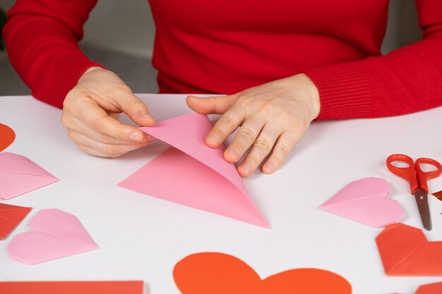 Faire des coeurs en origami pour la Saint Valentin