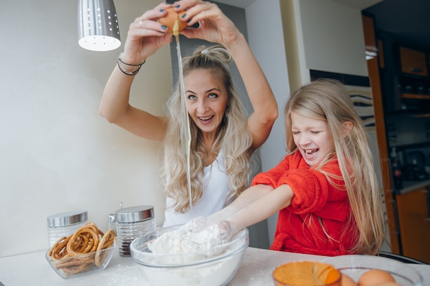 Faire de la cuisine cuisiner des oeufs