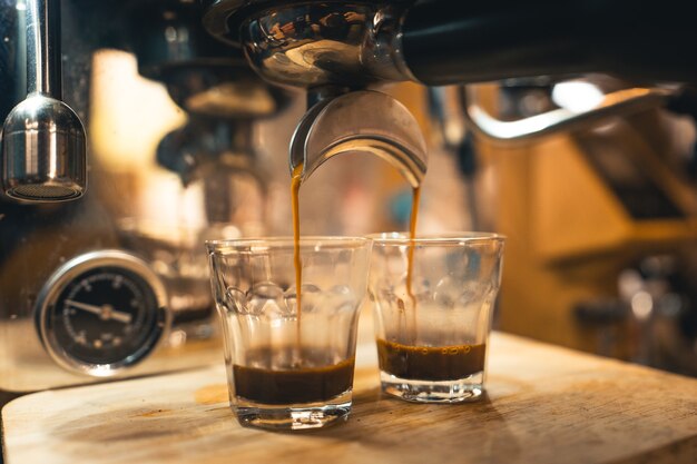 Faire du café avec la machine à la maison