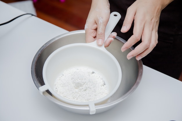 faire un gâteau en poudre