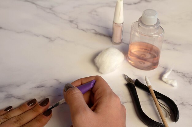 Faire des ongles Vernis à ongles pince acétone bâton et coton