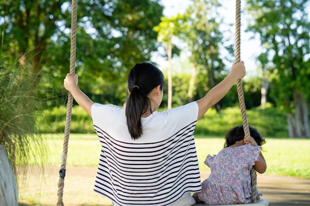 Faire pousser de l'herbe au champ en été