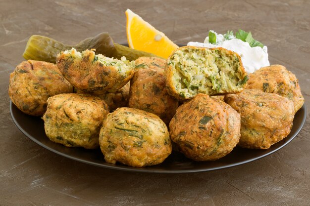 Falafel, un plat israélien traditionnel de pois chiche.