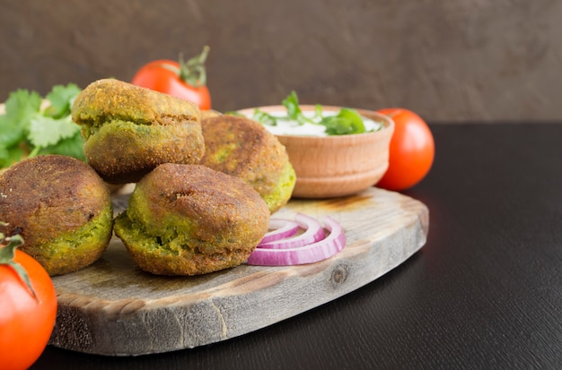 Falafel, un plat israélien traditionnel de pois chiche.