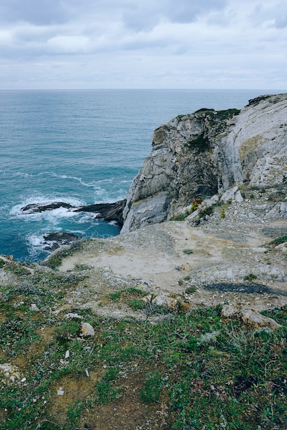 falaise sur la côte