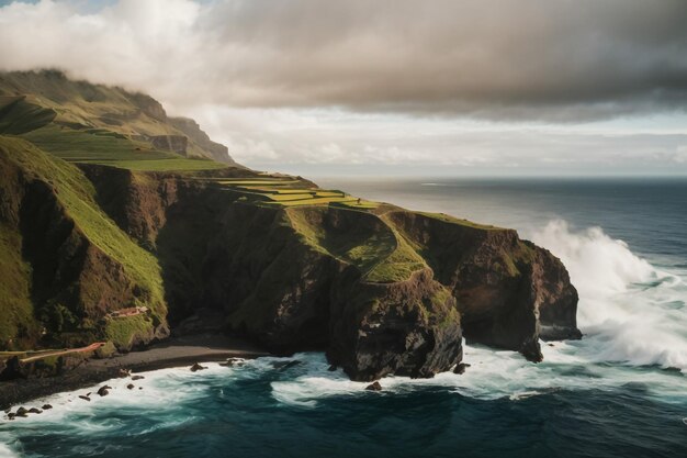 Photo des falaises hautes dans les îles féroé basalte vertigineux