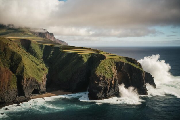 Photo des falaises hautes dans les îles féroé basalte vertigineux