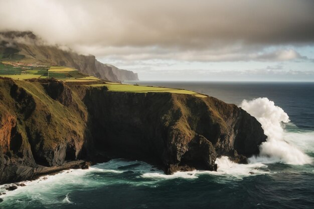 Photo des falaises hautes dans les îles féroé basalte vertigineux