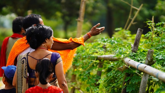 Famille d'agriculteurs dans la ferme bihar Inde