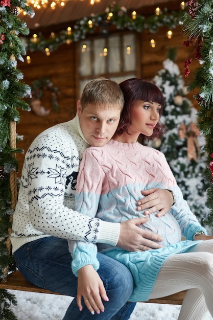 Famille attendant la naissance de l'enfant