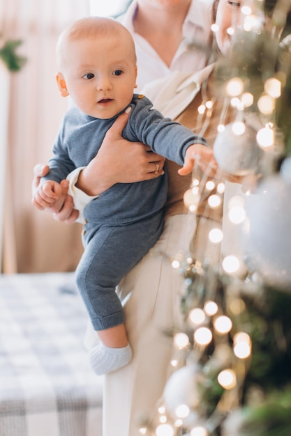 Famille célébrant le Nouvel An