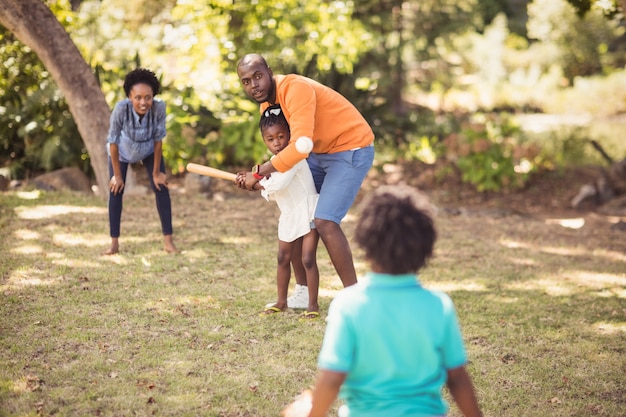 Famille heureuse, amusant