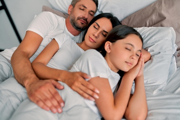 famille à la maison