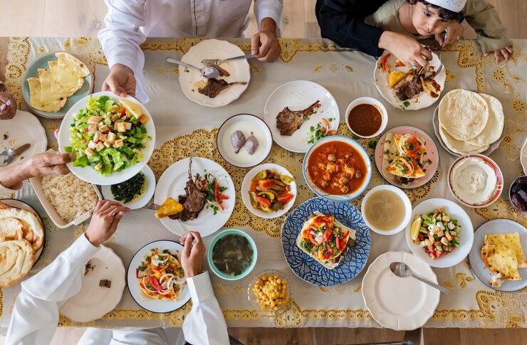 Photo famille musulmane ayant une fête du ramadan